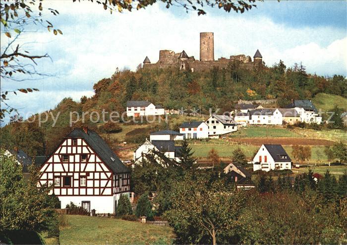 Nuerburg Teilansicht mit Burg