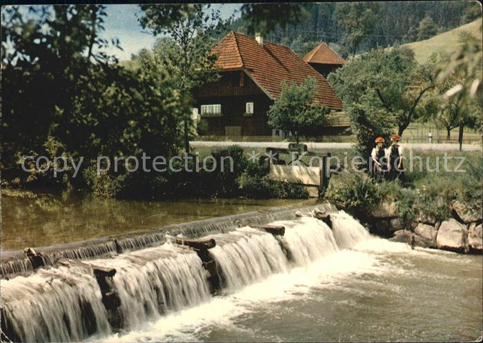 Gutach Schwarzwald Partie am Fluss Frauen in Tracht