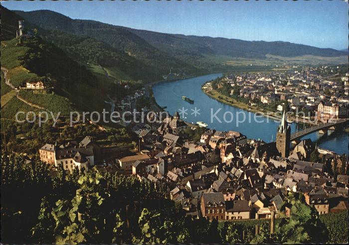 BERNKASTEL-KUES Berncastel Rheinland-Pfalz mit Ruine Landshut