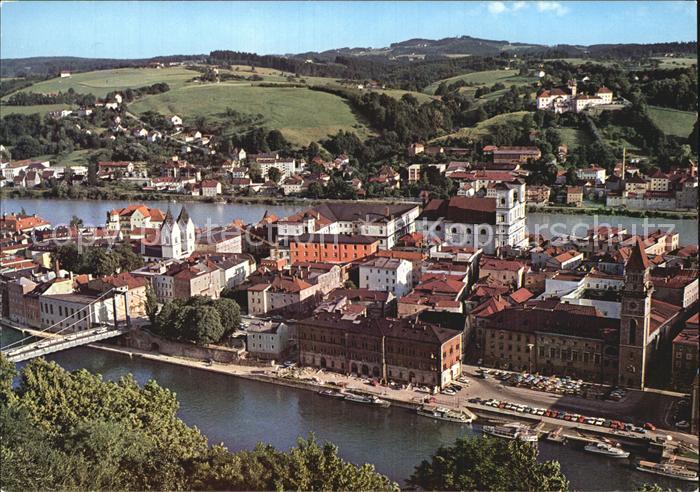 PAssAU Bayern Blick auf Oberhaus Altstadt Donau und Inn