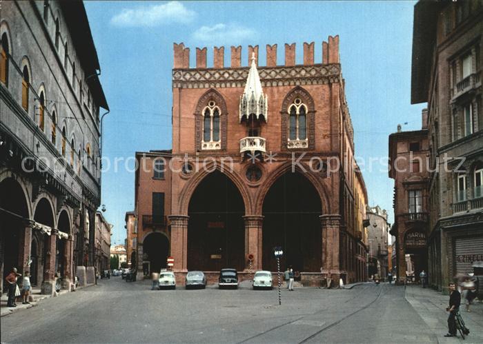 Bologna Piazza della Mercanzia con Palazzo omonimo
