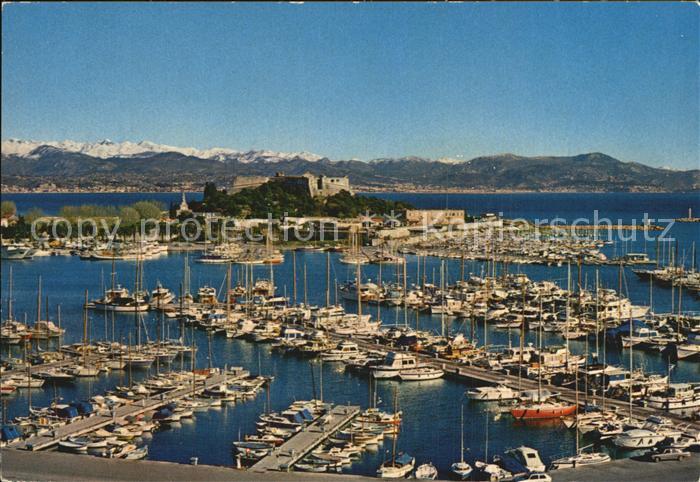 Antibes Alpes Maritimes Le port Vauban et le Fort Carre