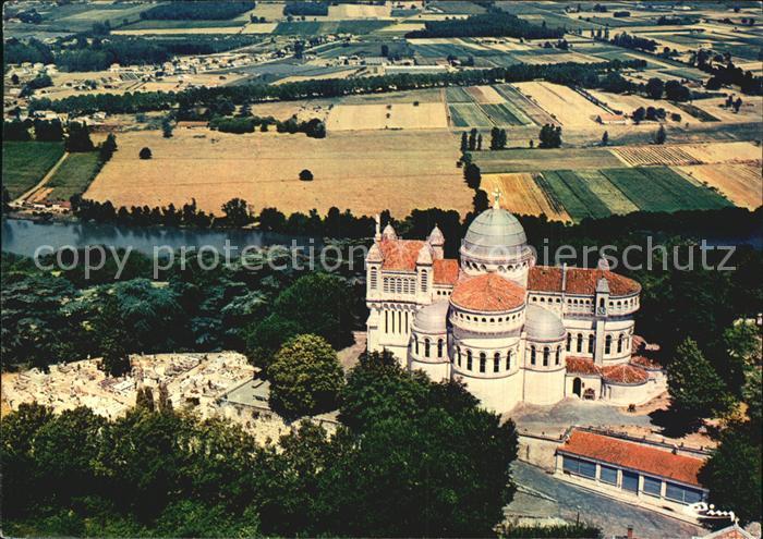 Penne-d Agenais Son sanctuaire de Notre Dame de Peyragude Vue sur St Sylvestre