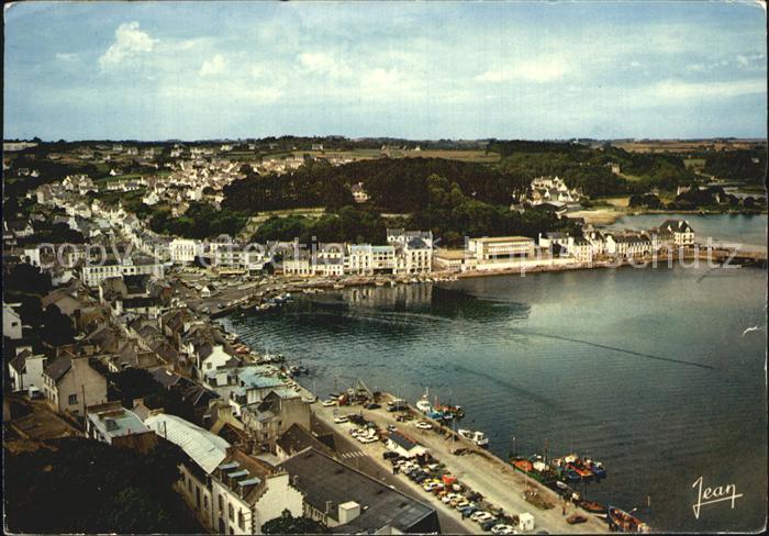 Audierne Vue generale aerienne Le port et la riv
