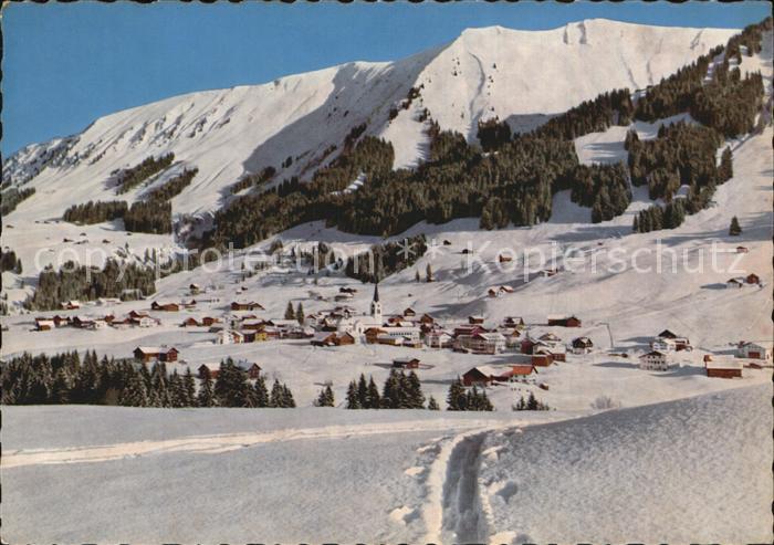 Riezlern Kleinwalsertal Vorarlberg Winterpanorama mit Fellhorn