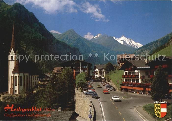 Heiligenblut Kaernten Dorfpartie mit Kirche