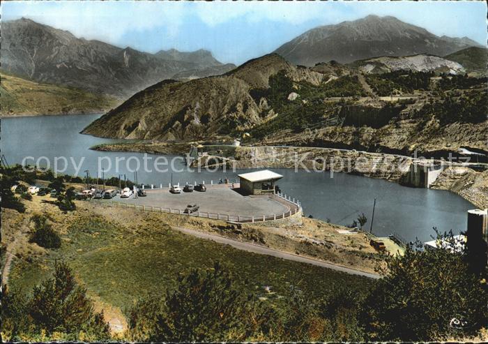 Serres Hautes-Alpes Le Belvedere qui domine le Lac et le Ba