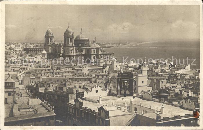 Cadiz Andalucia Stadtbild mit Kathedrale