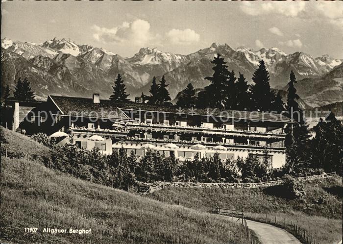 Sonthofen Oberallgaeu Allgaeuer Berghof mit Alpe Eck Alpenpanorama