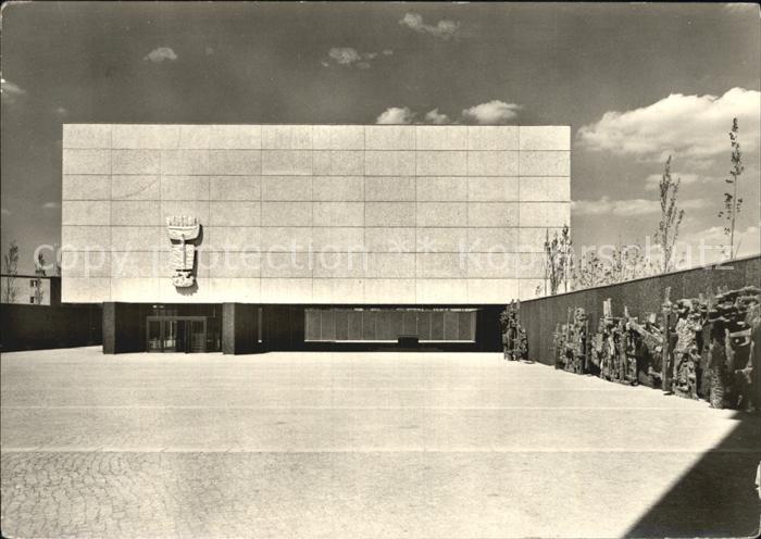 Charlottenburg Maria Regina Martyrum Feierhof Oberkirche Plastik