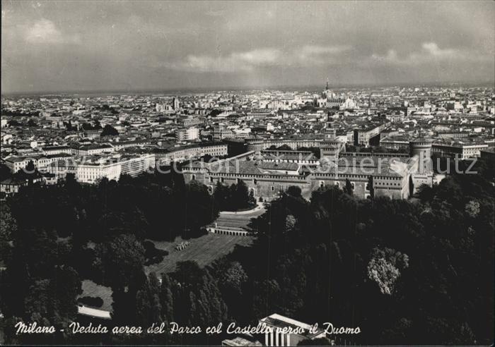 Milano Veduta aerea del Parco col Castello verso il Duomo