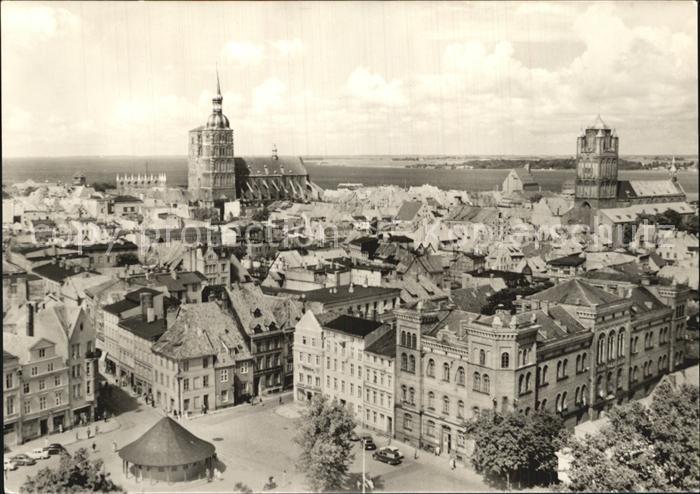 Stralsund Mecklenburg Vorpommern Fliegeraufnahme mit Altstadt