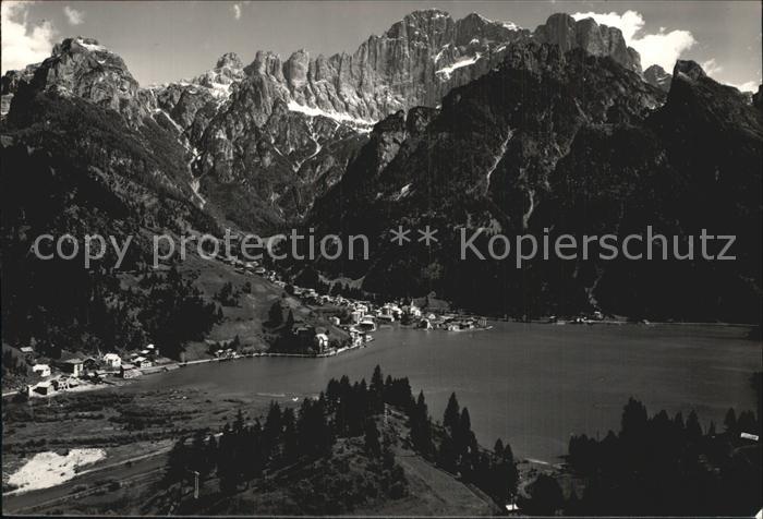 Alleghe Partie am See