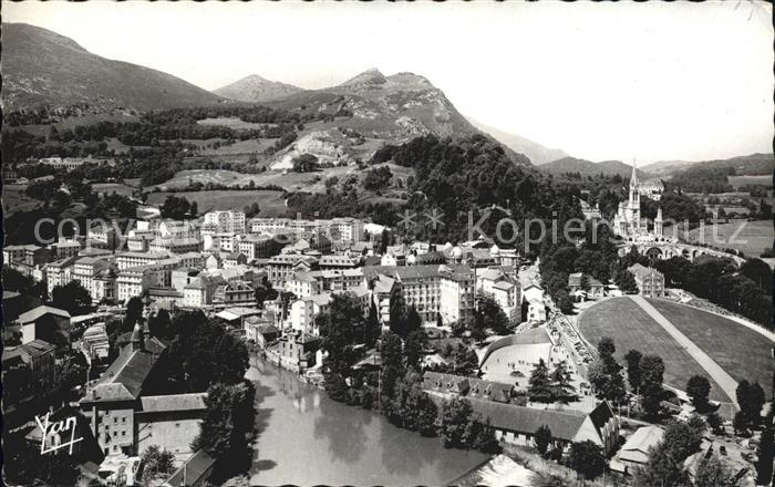 Lourdes Hautes Pyrenees Chateau Basilika