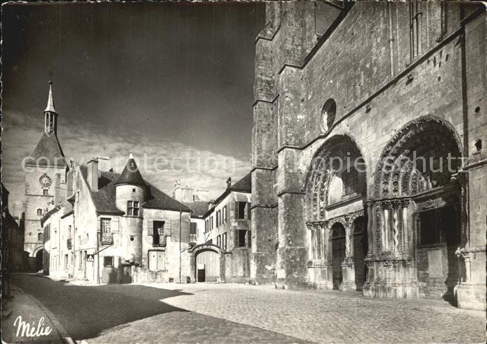 Avallon Tour de Horloge Saint Lazare Kirche