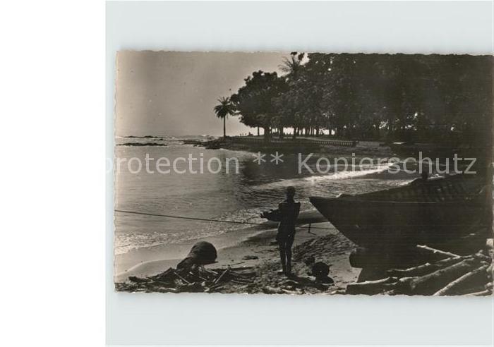 Conakry Boot Debarquement Pirogues