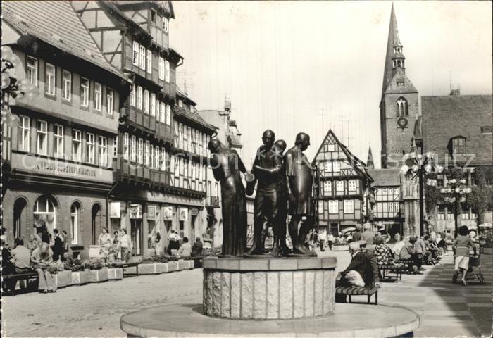 Quedlinburg Harz Marktplatz mit Muenzberger Musikanten