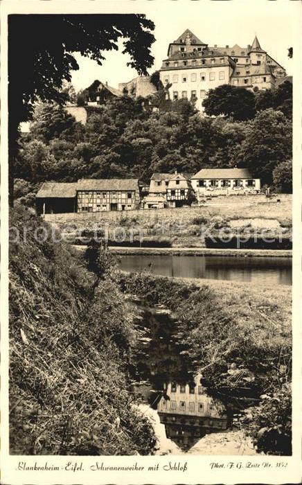 Blankenheim Eifel Schwanenweiher mit Schloss