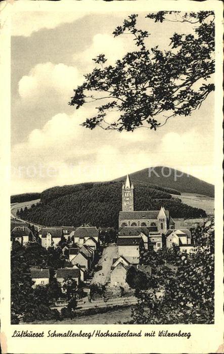 Schmallenberg Kirche mit Wilzenberg