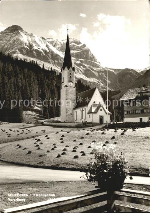 Schroecken Vorarlberg mit Kirche und Mohnenfluh