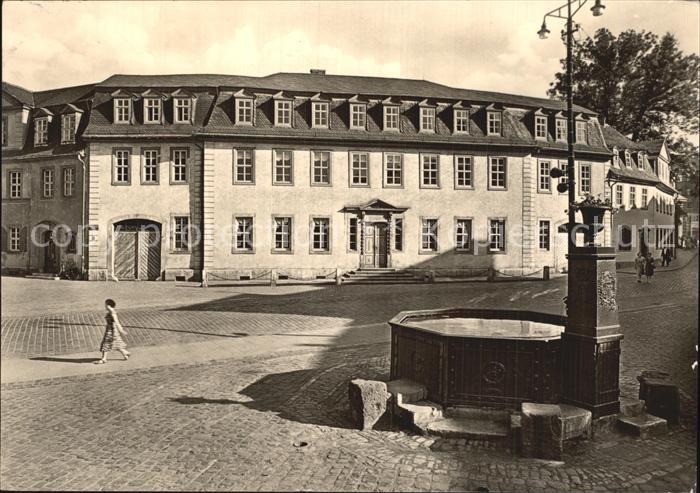 Weimar Thueringen Goethehaus und Frauenplan Brunnen