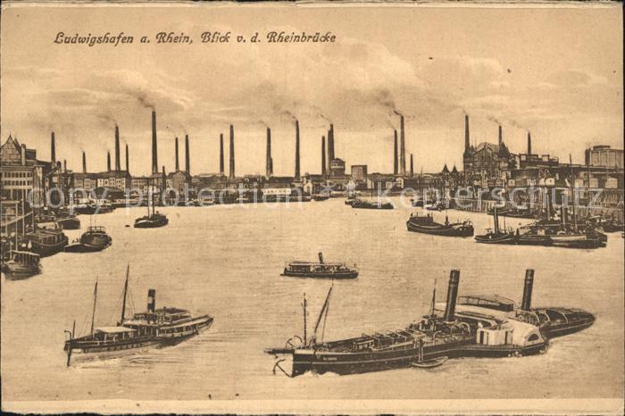 Ludwigshafen Rhein Blick von der Rheinbruecke Dampfer Fabriken