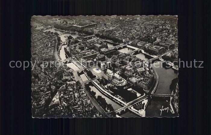 Paris La Seine et l'Ile de la Cite Vue aerienne
