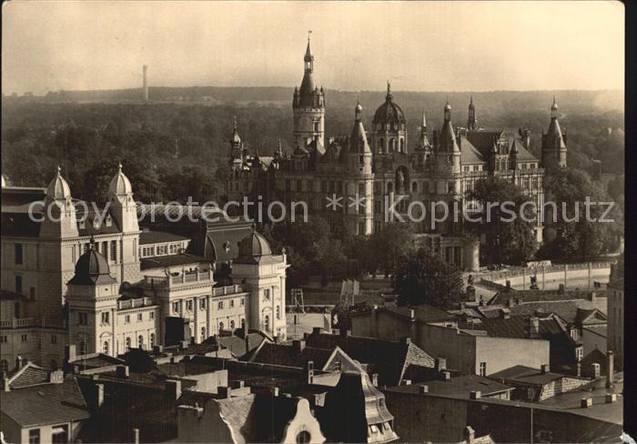 Schwerin Mecklenburg Blick vom Dom auf Schloss und Stadttheater