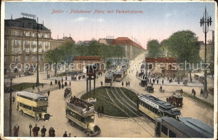 BERLIN CITY Potsdamer Platz mit Verkehrsturm Strassenbahnen