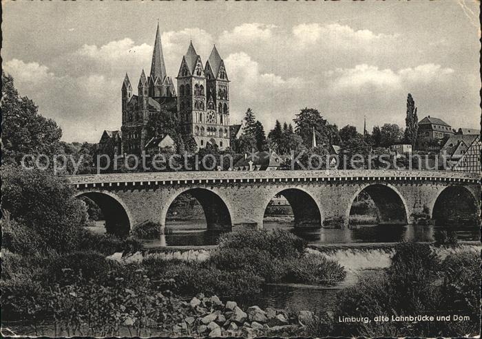 Limburg Lahn alte Lahnbruecke und Dom