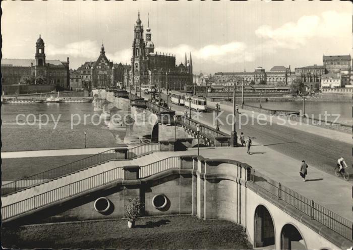 Strassenbahn Dresden vor der Zersoerung