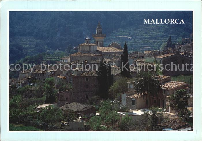 Valldemossa Mallorca Ortsansicht mit Kirche