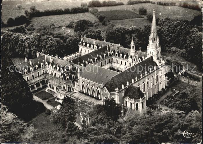 Solesmes Sarthe Abbaye Sainte Cecile vue aerienne