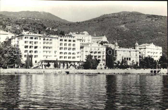 Opatija Abbazia Ansicht vom Meer aus