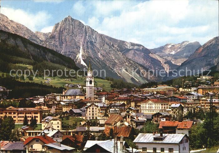 Cortina d Ampezzo Ortsansicht mit Kirche Col Rosa