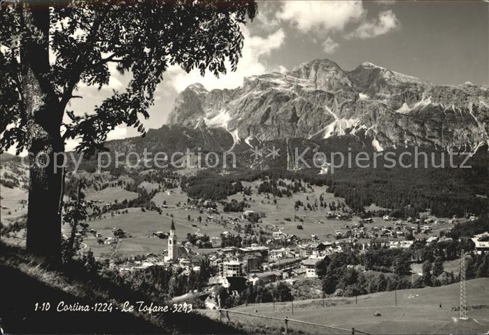 Cortina d Ampezzo Panorama mit Tofana Dolomiten