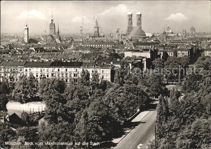 Muenchen Bayern Blick vom Maximilianeum auf die Stadt Innenstadt Frauenkirche