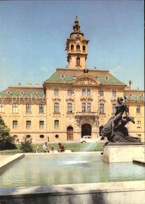 Szeged Rathaus Brunnen