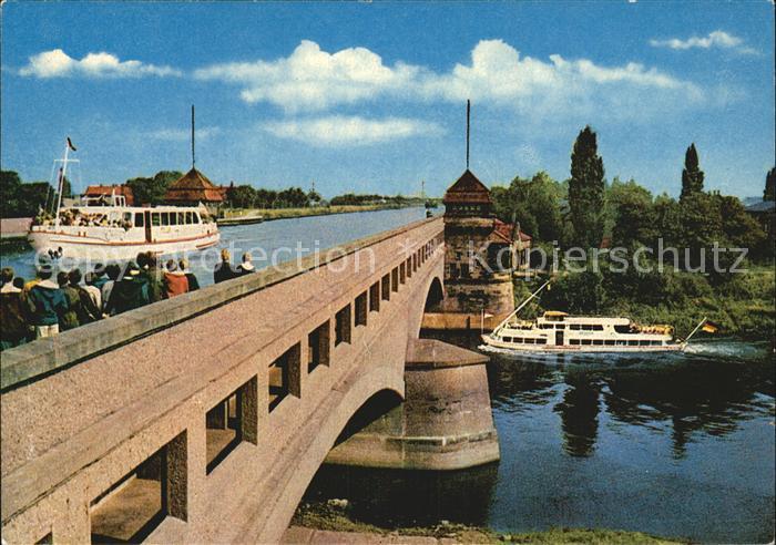 Minden Westfalen Wasserstrassenkreuz Bruecke des Mittellandkanals ueber die Wese