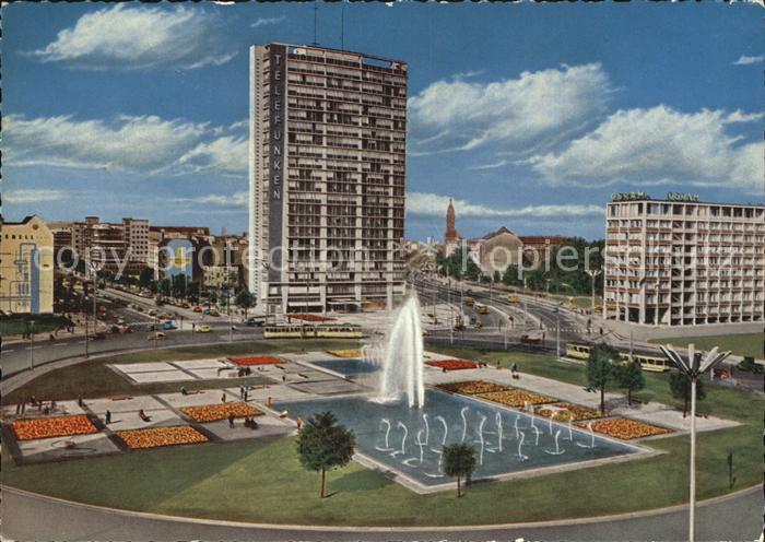 BERLIN  CITY Ernst Reuter Platz mit Springbrunnen