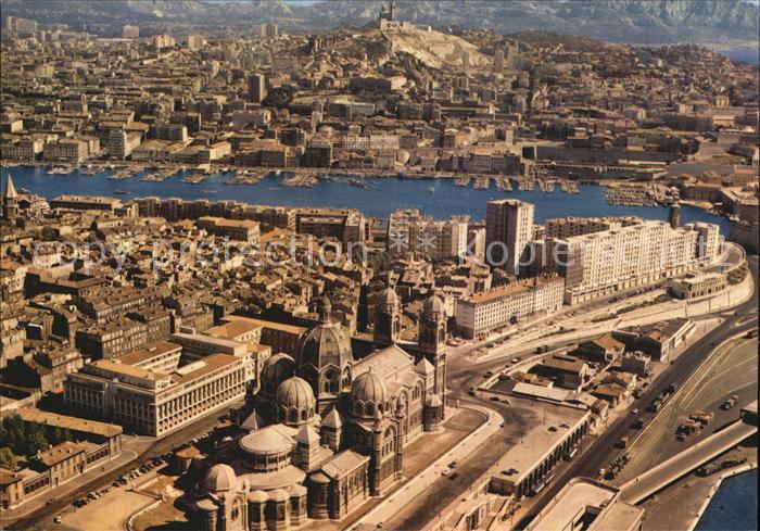 Marseille Bouches-du-Rhone Fliegeraufnahme Cathedrale et Vieux Port