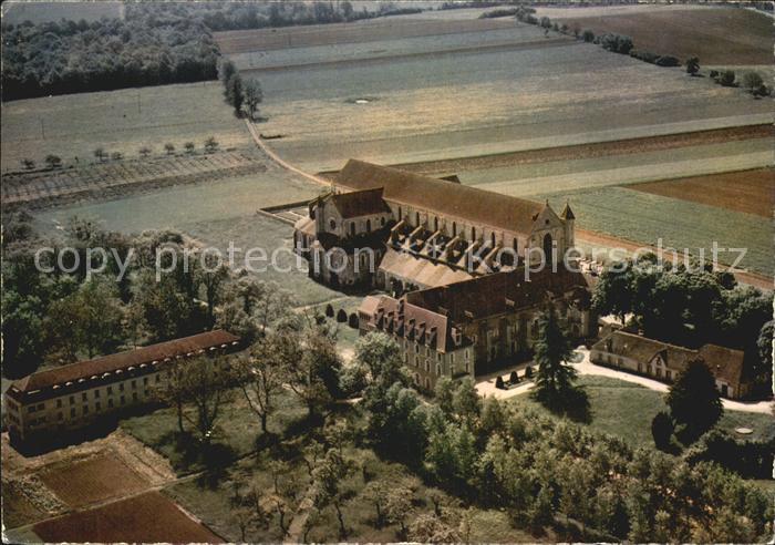 Pontigny Eglise abbatiale XII siecle vue aerienn