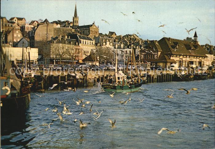 Trouville-sur-Mer Port de peche Fischereihafen Fischkutter Moewen