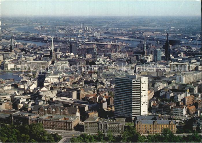 HAMBURG  CITY Panorama Blick vom Fernsehturm auf Innenstadt und Hafen