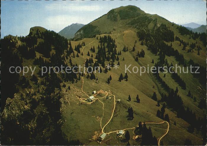 Marquartstein Hochgern mit Hochgernhaus Berghaus Bayerische Alpen Fliegeraufnahm
