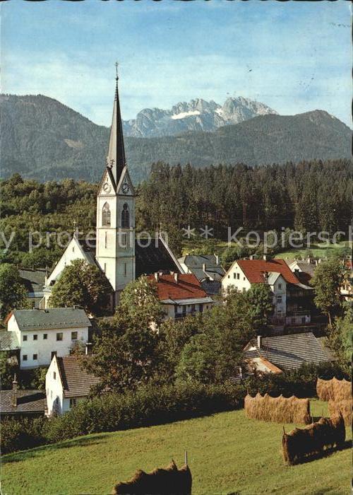 Hermagor Kaernten Ortsansicht mit Kirche Gailtal mit Gartnerkofel Sommerfrische