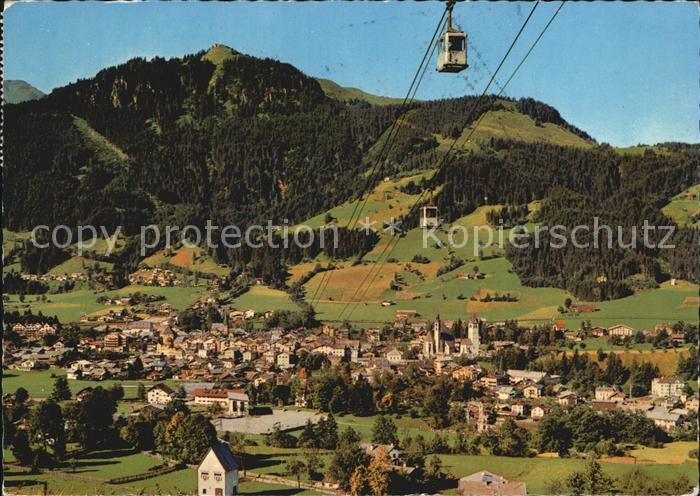 Kitzbuehel Tirol Panorama Horn Bergbahn gegen Hahnenkamm Kitzbueheler Alpen