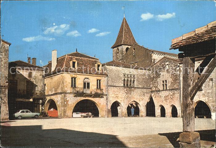 Monpazier Bastide fondee en 1284 par Edouard I Place Arcades