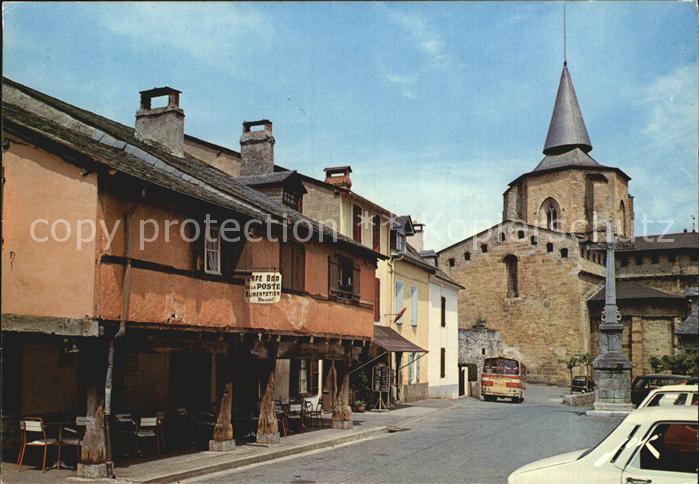 Saint-Savin Hautes-Pyrenees Vieilles maison du XV siecle Eglise XII siecle