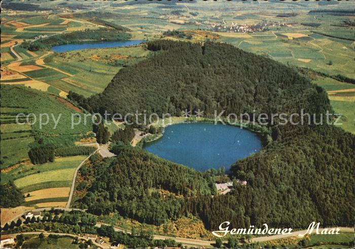 Gemuenden Daun Fliegeraufnahme Weinfelder Maar